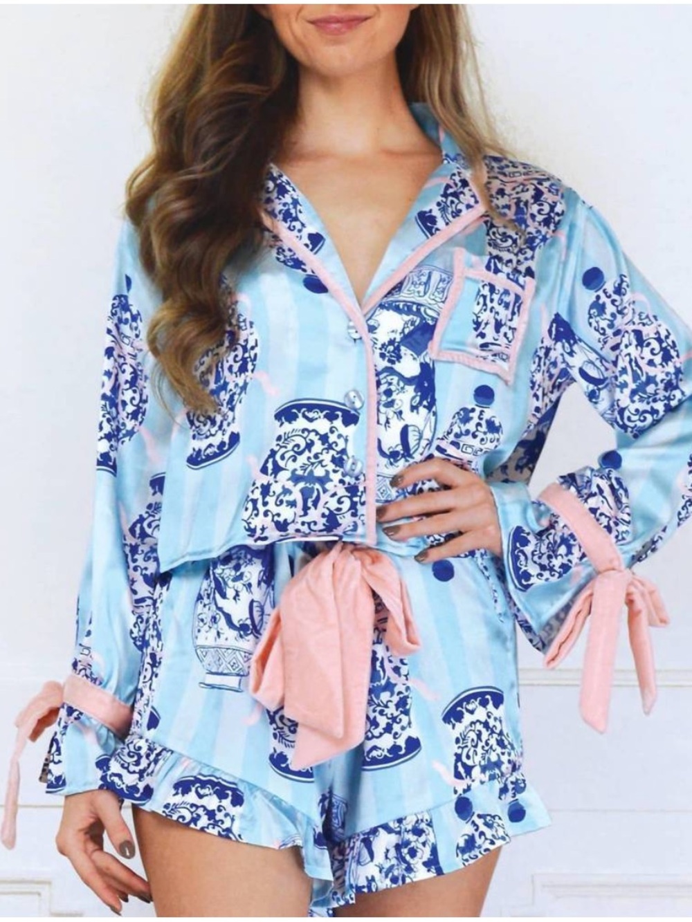 8 OAK LANE Ginger Jar Stripe Blue Satin Pajamas Pink Velvet Details Sz M 🧡🎀